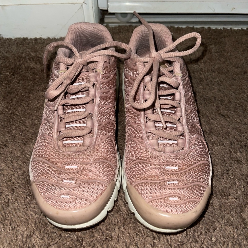 Women’s Nike Air Athletic Running Shoes sz 5.5 pale pink/white TN AIR 605112-603